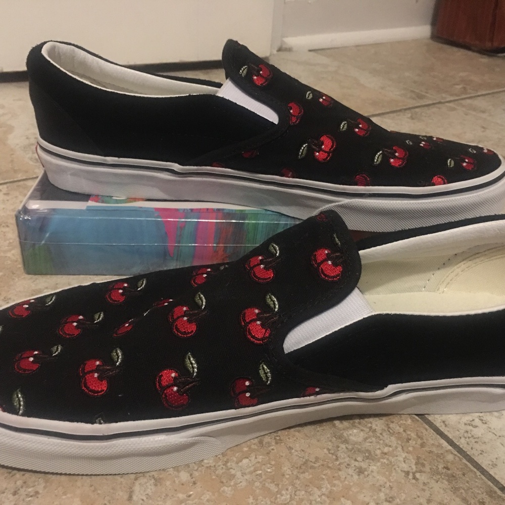 Cherry Poppers 🍒 Vans